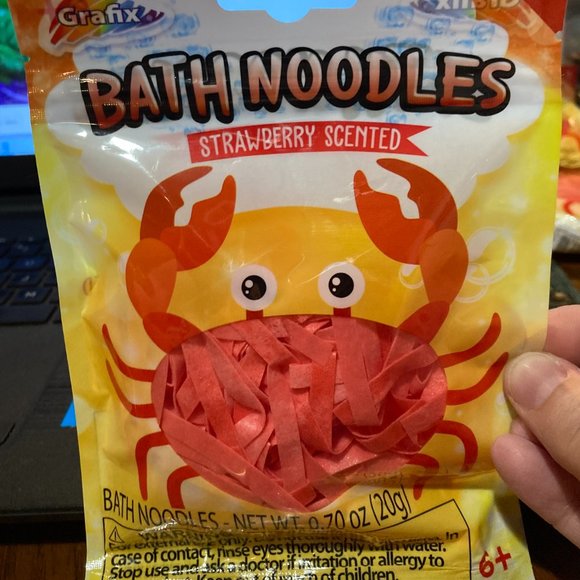 Grafix Bath Noodles Strawberry Scented 0.70 oz Set of 5 - Picture 3 of 3